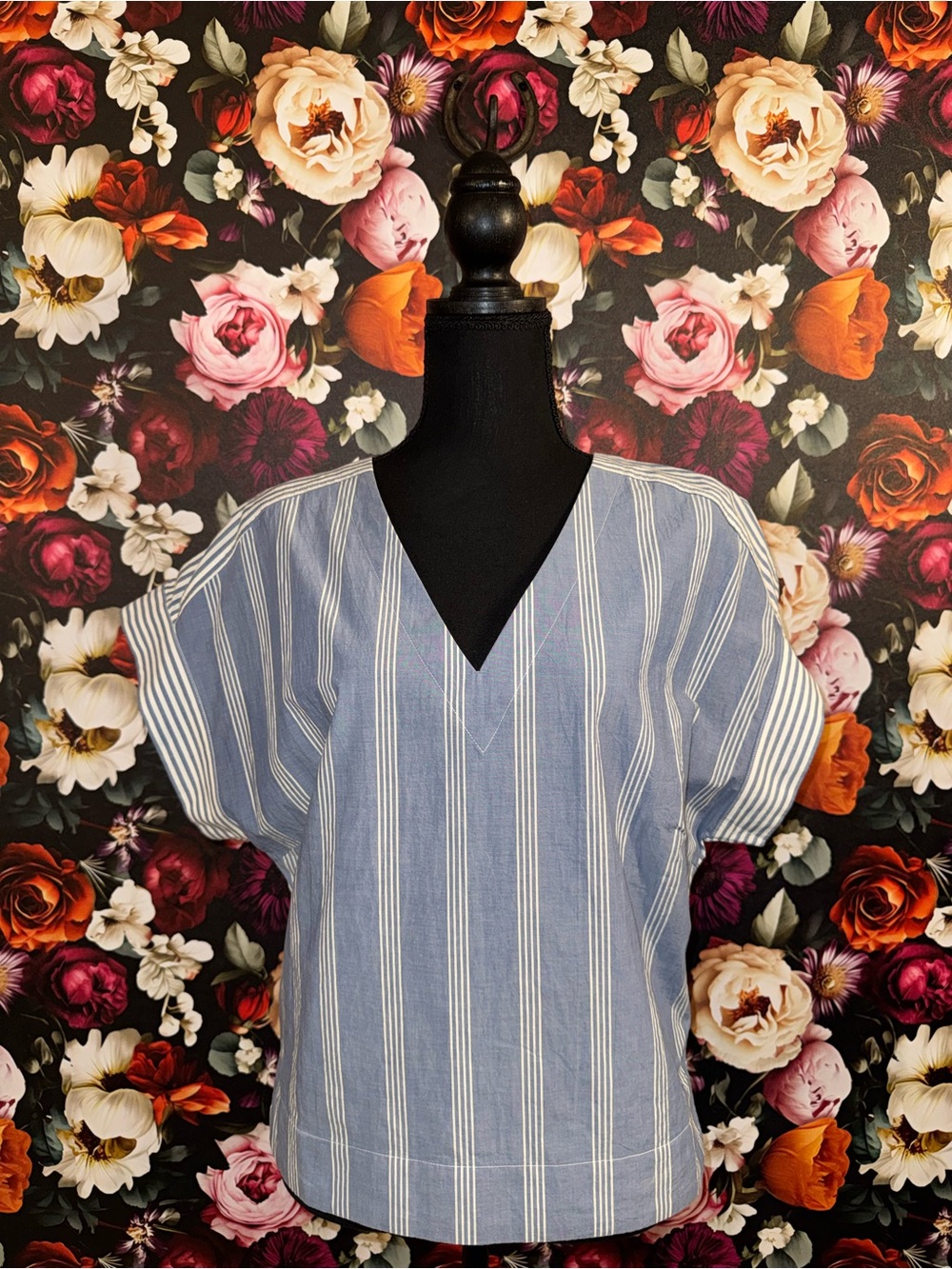 Madewell Blue and White Vertical Stripe V-Neck Blouse, S
